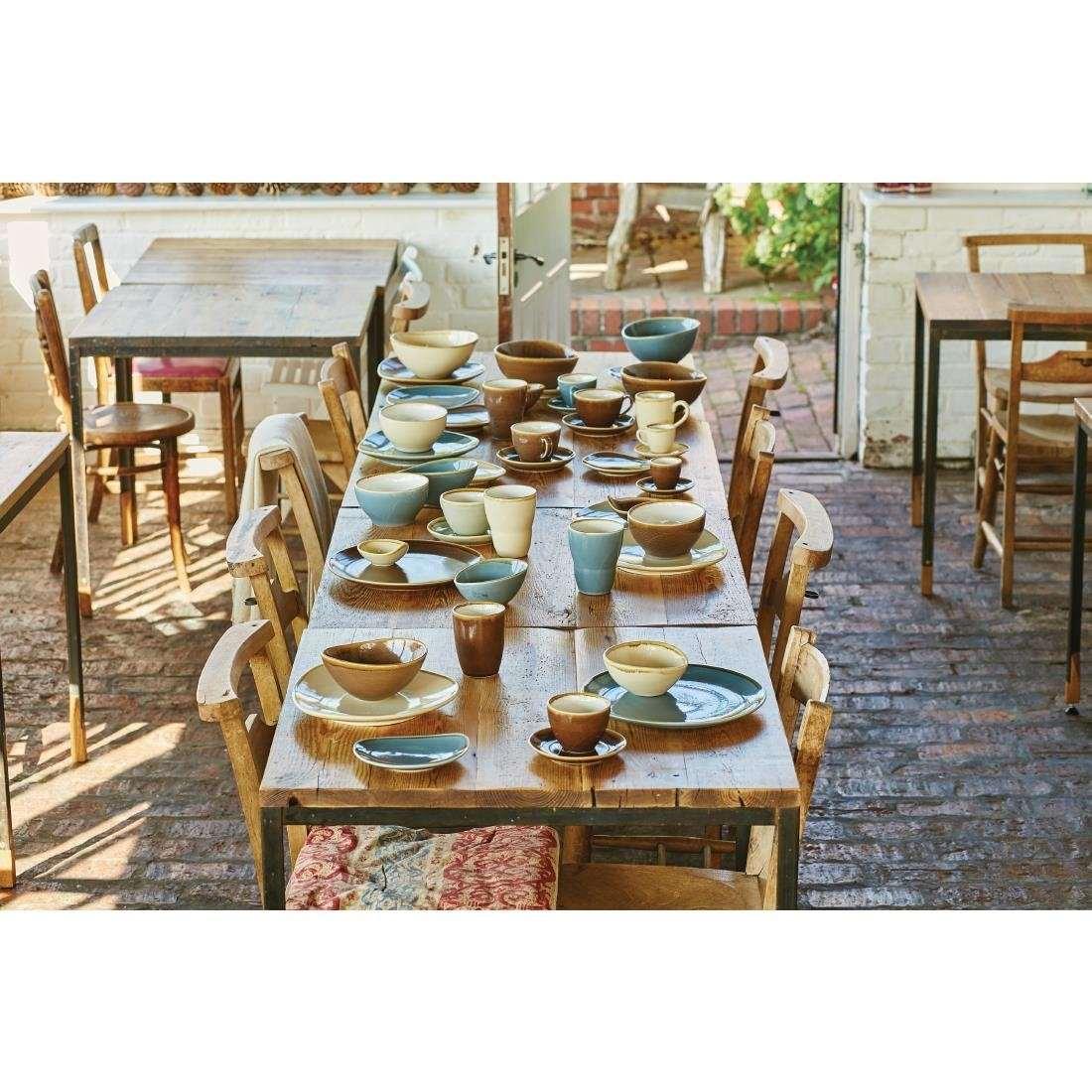 Assiette triangulaire couleur mousse Olympia Kiln 280mm (Lot de 4)