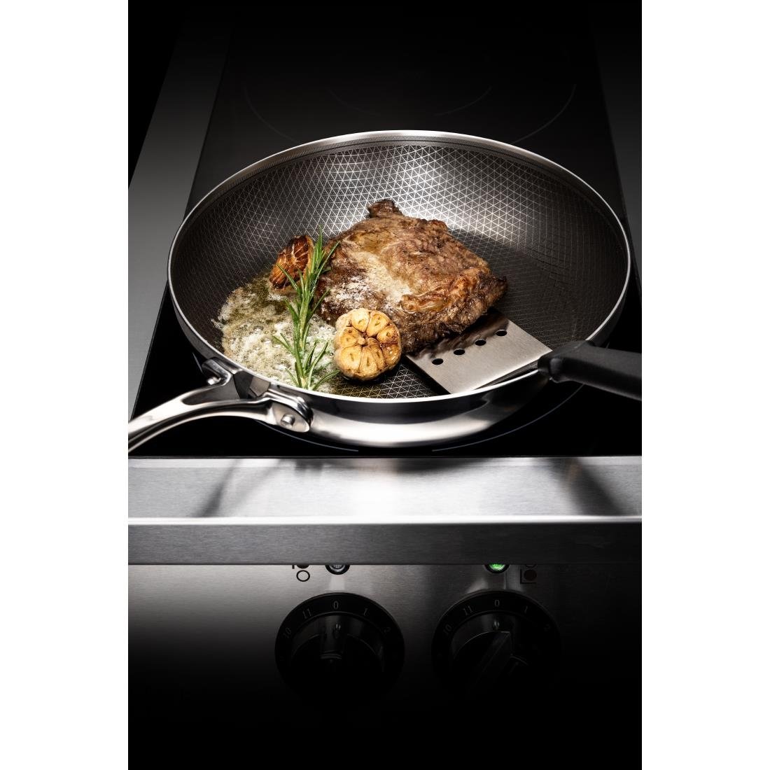 Sauteuse en inox avec revêtement Tri-Shield Vogue 24cm