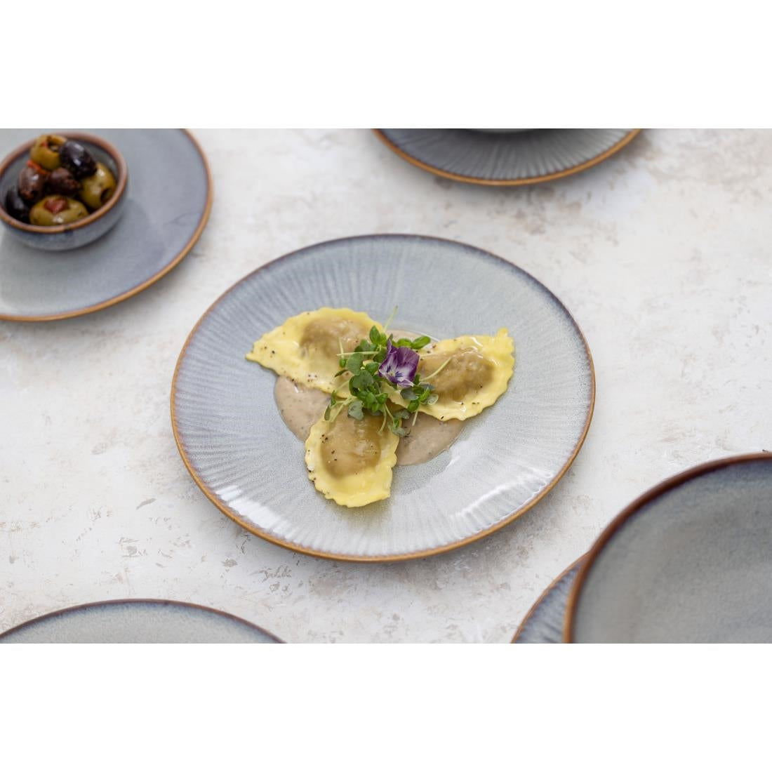 Assiettes plates Olympia Drift en relief gris 220mm (lot de 6)