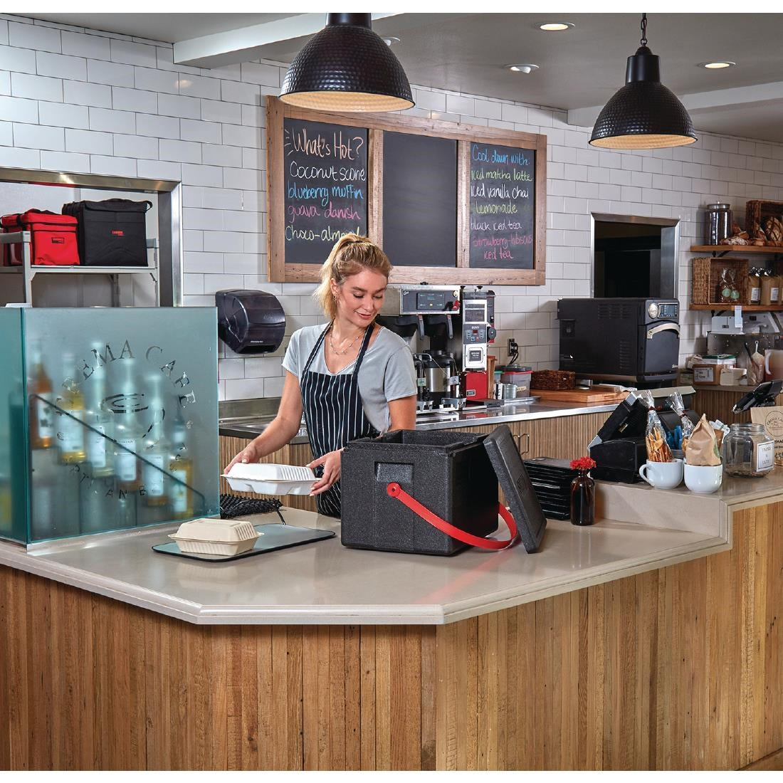 Conteneur de transport isotherme Cambro EPP GoBox avec sangle GN 1/2