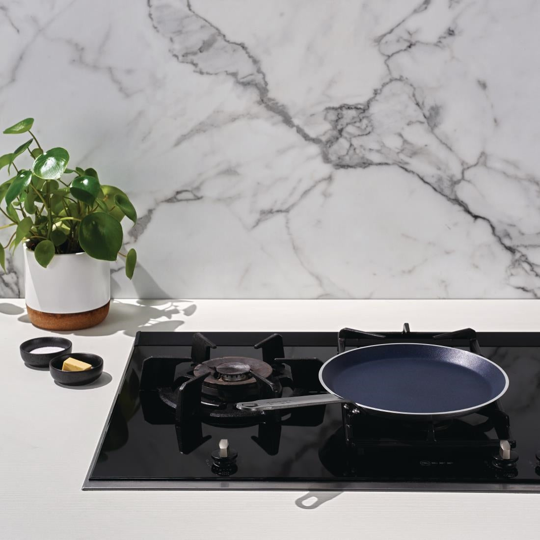 Poêle à crêpes en aluminium antiadhésive Vogue Teflon Platinium Plus 260mm