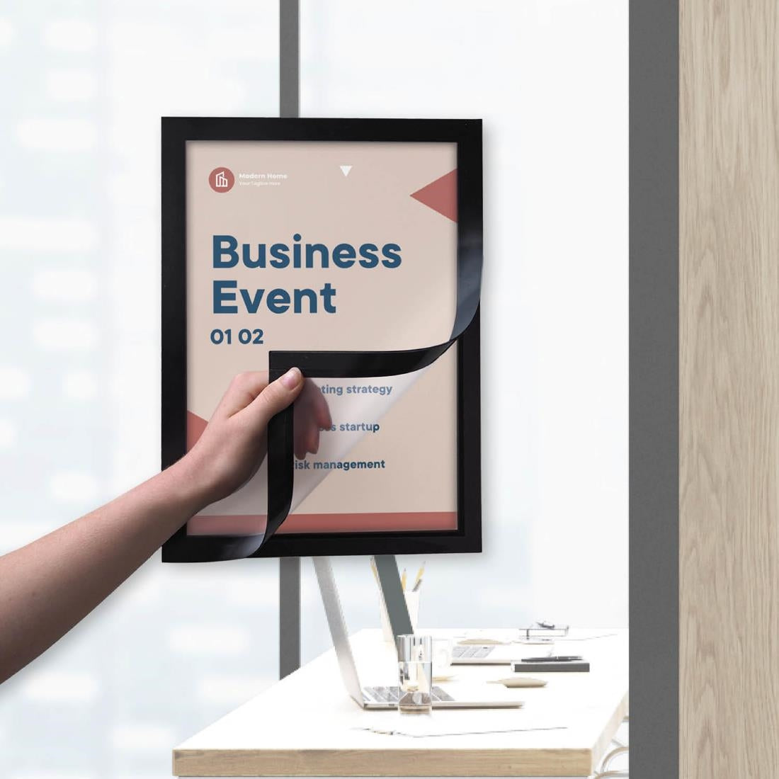 Cadres d'affichage autocollants Europel A5 noirs (lot de 2)