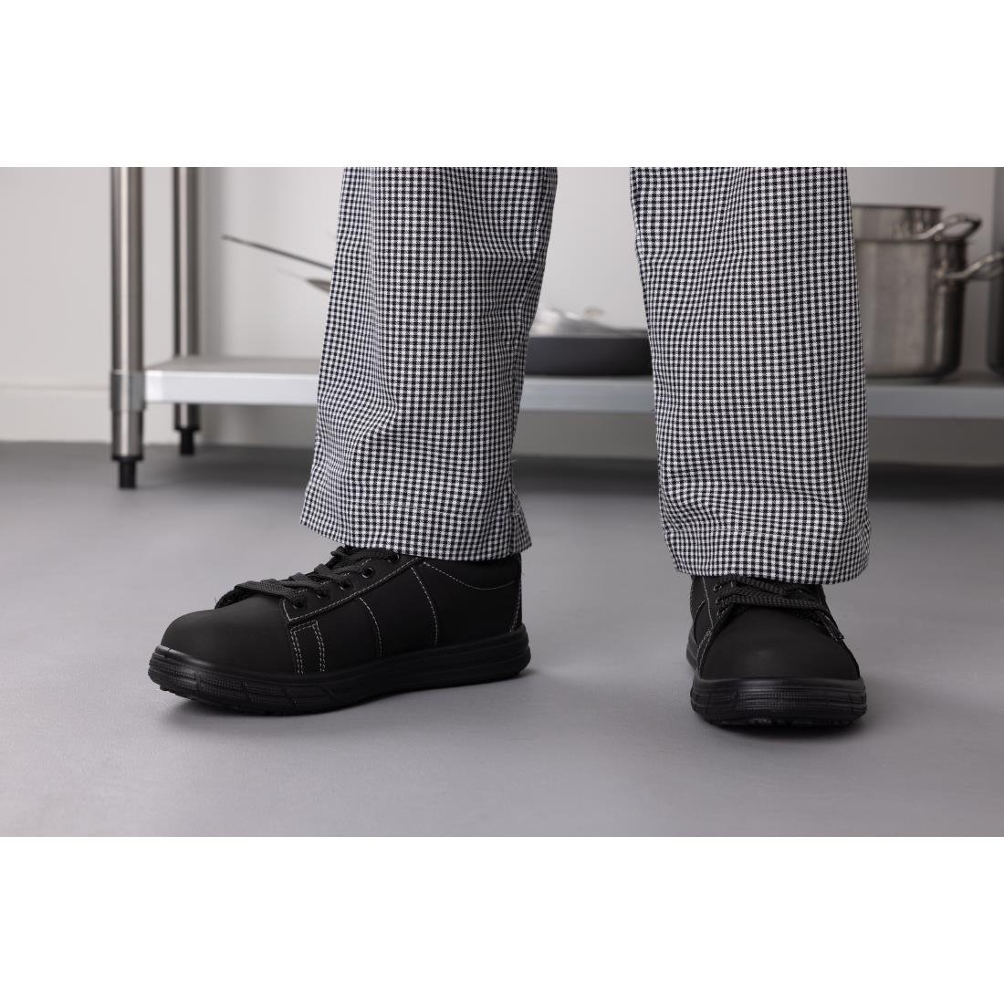 Chaussures de sécurité Slipbuster Yuvo noires - NISBETS