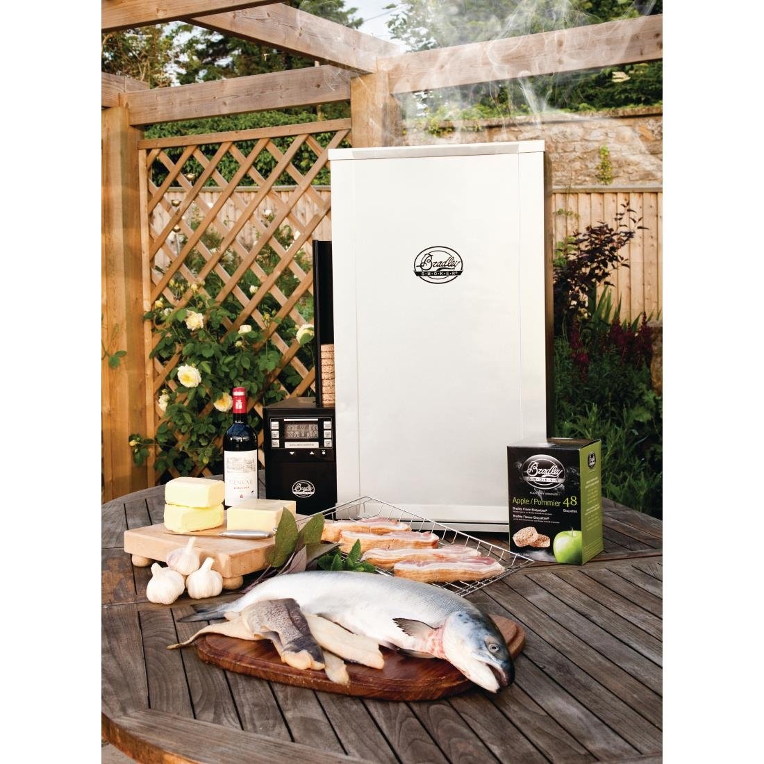 Fumoir électrique numérique 6 niveaux Bradley Smoker BTDS108CE - NISBETS