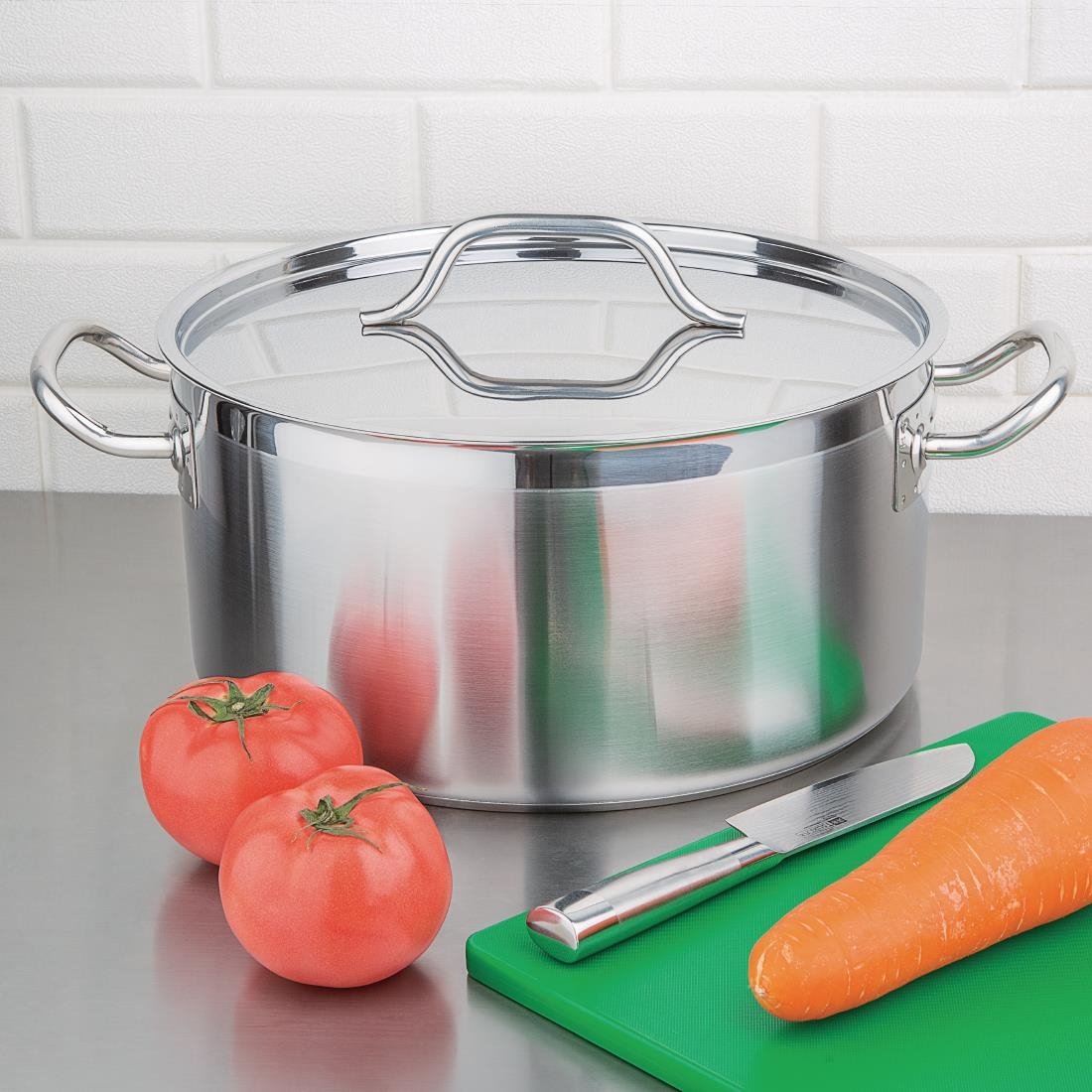 Braisière inox avec couvercle Nisbets Essentials 32 cm