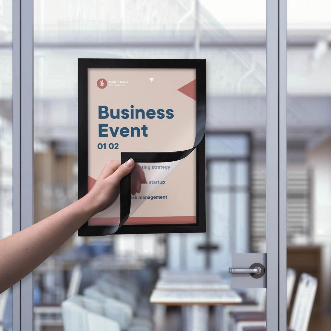 Cadres d'affichage autocollants Europel A4 noirs (lot de 2)