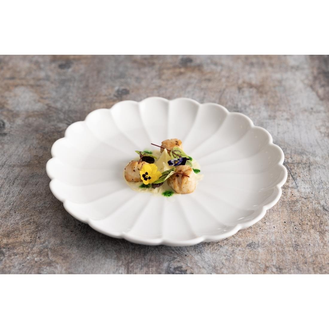 Assiettes festonnées Olympia Bloom blanches 276 mm (lot de 4) - NISBETS