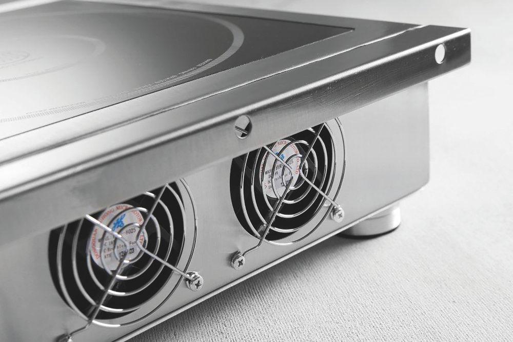 Plaque de cuisson à induction modèle 3500 D, HENDI, Profi Line, 230V/3500W, 340x440x(H)120mm