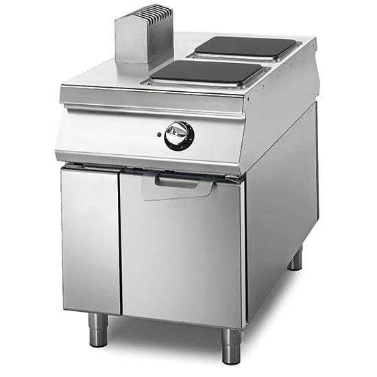 Cuisinière électrique avec 2 plaques sur coffre avec portes, tableau de contrôle sur deux côtès