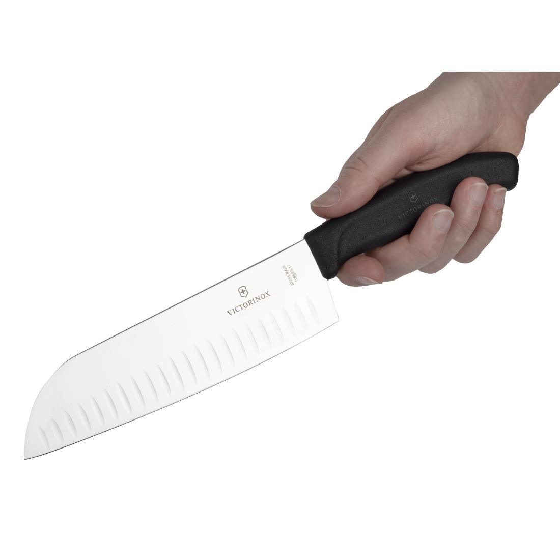 Couteau Santoku alvéolé 17cm Victorinox - FRANCE CHR