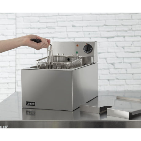 Friteuse électrique de comptoir cuve simple Lincat LDF - FRANCE CHR