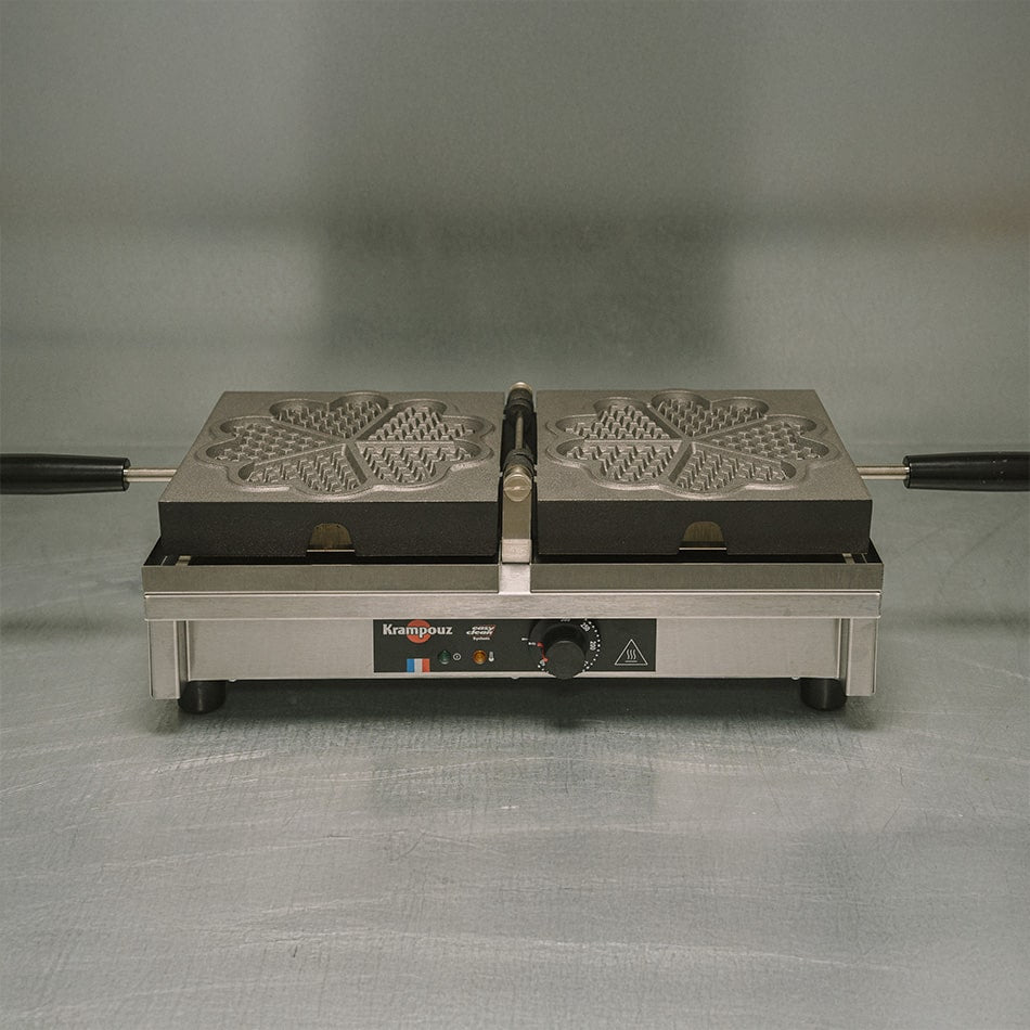 Gaufrier électrique ouverture 180° - basculement gauche / droite - Cœur - KRAMPOUZ