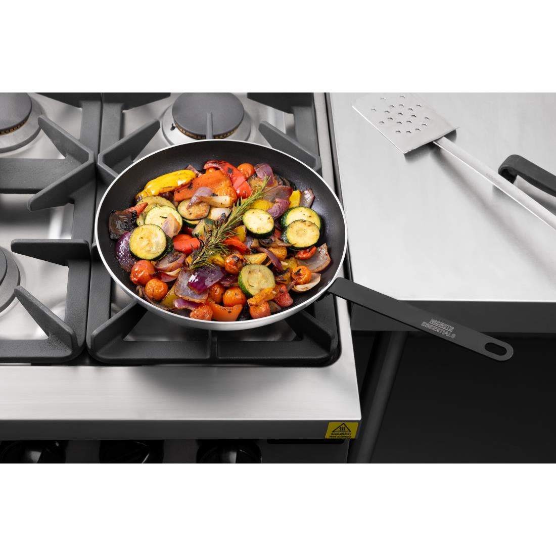 Poêle aluminium antiadhésive téflon avec manche noir Nisbets Essentials 2 - NISBETS