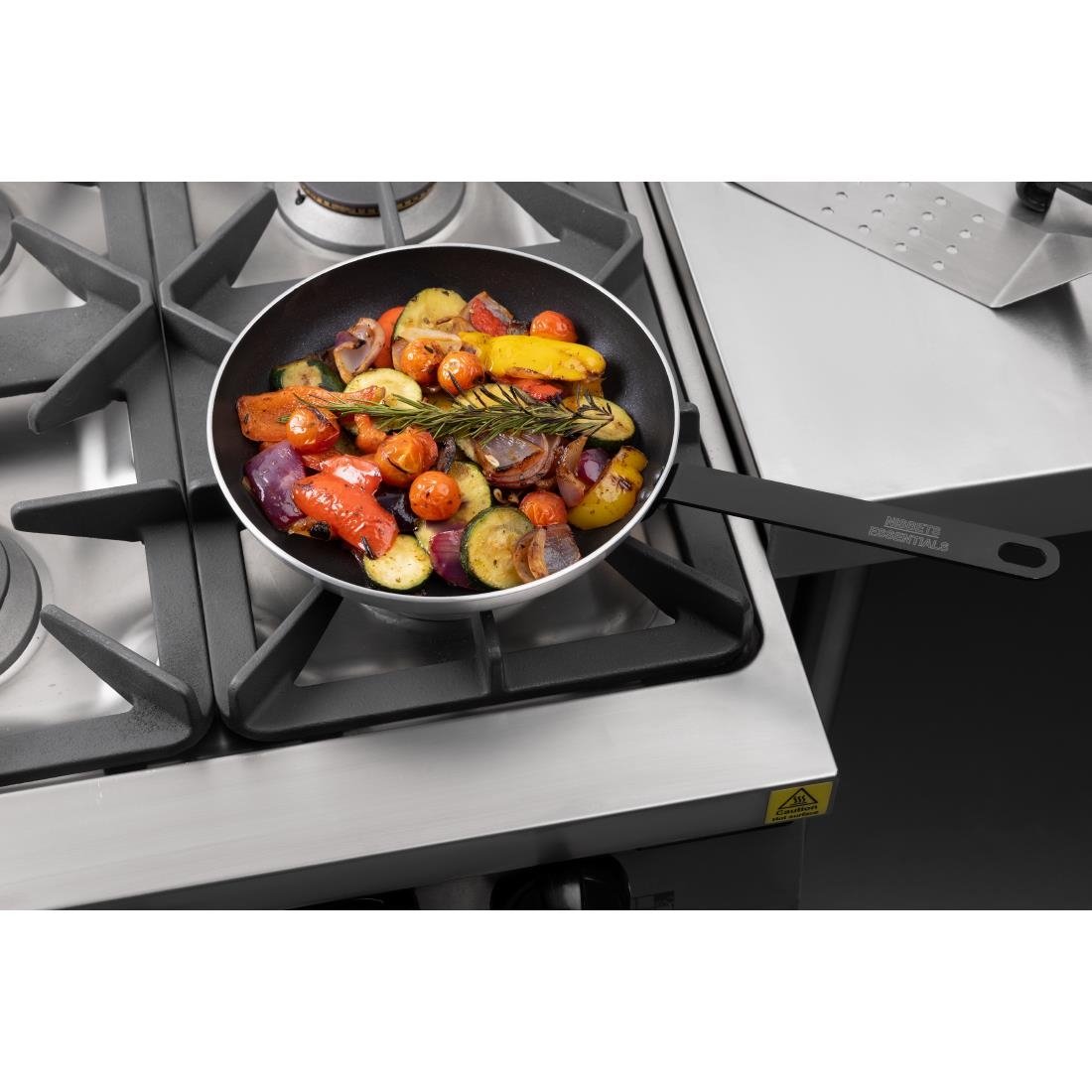 Poêle aluminium antiadhésive téflon avec manche noir Nisbets Essentials 2 - NISBETS