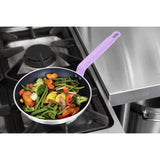 Poêle en aluminium antiadhésive Hygiplas Teflon Platinum Plus avec poignée violette 24cm - NISBETS