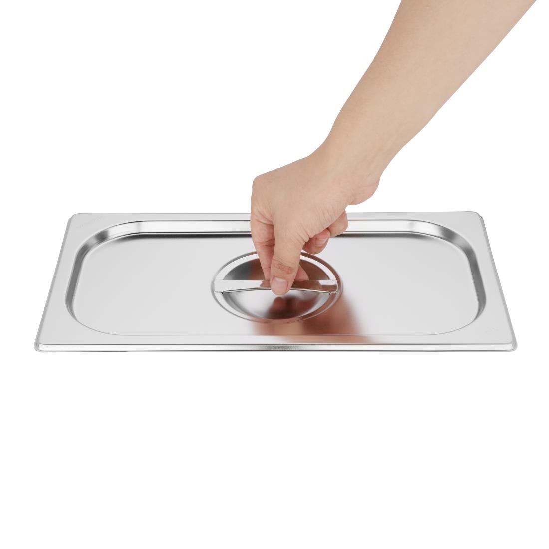 Ensemble de bacs GN 1/3 et 4 x 1/6 en inox avec couvercles Vogue - NISBETS