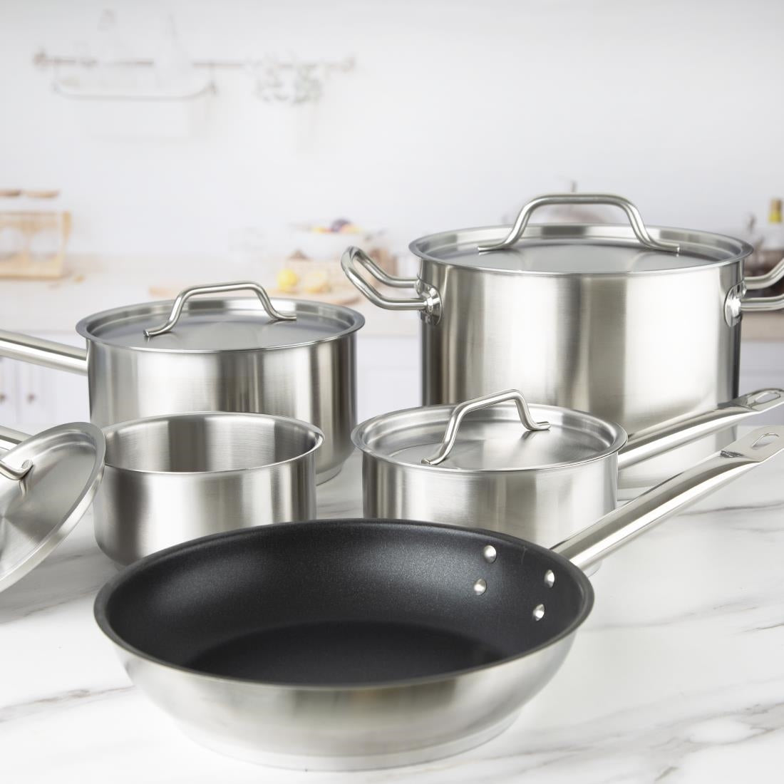 Batterie de cuisine induction en inox 5 pièces Vogue Cook Like A Pro