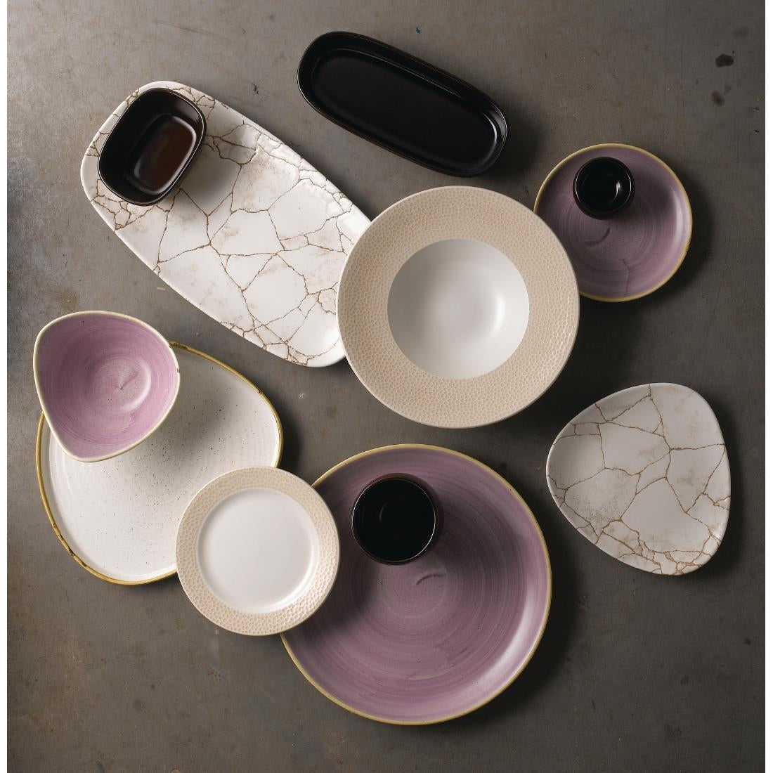 Assiettes triangulaires Churchill Studio Prints Kintsugi Agate Grey Lotus 254mm (Lot de 12)