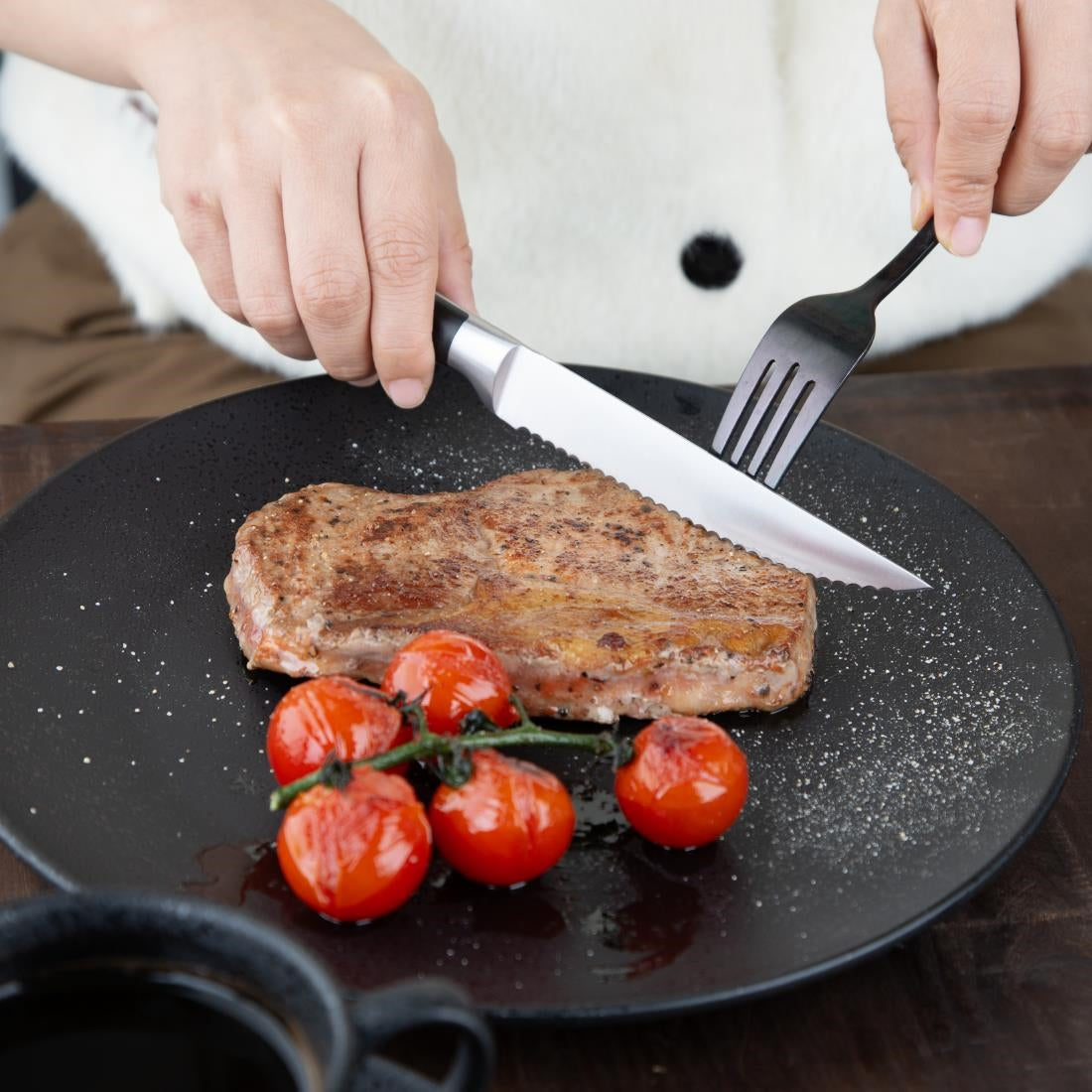 Couteaux à steak rivetés Olympia Premium avec manches en ABS noir (lot de 6)