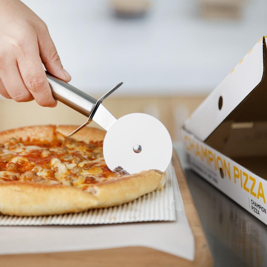 Roulette à pizza Nisbets Essentials en acier inoxydable - NISBETS