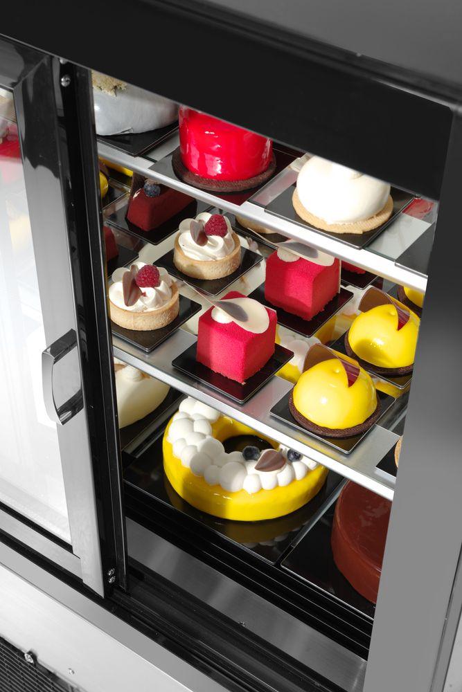 Vitrine réfrigérée avec 2 étagères, Arktic, 300L, 230V/480W, 915x675x(H)1210mm