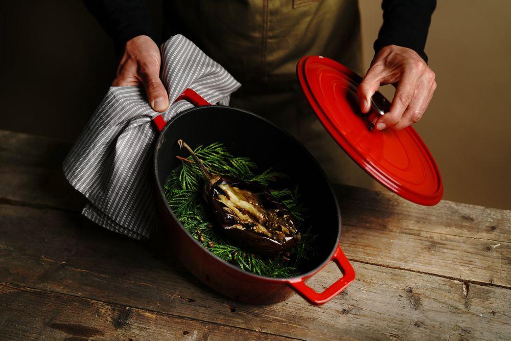 Cocotte en fonte émaillée, HENDI, 4,4L, Rouge, 365x290x(H)115mm
