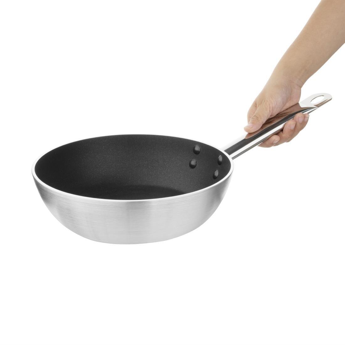 Sauteuse induction conique antiadhésive Vogue 240mm - FRANCE CHR